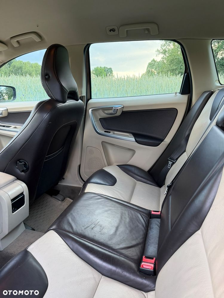 Volvo XC 60 2.4D AWD - 8