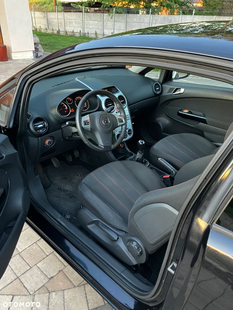Opel Corsa 1.4 16V Sport - 9