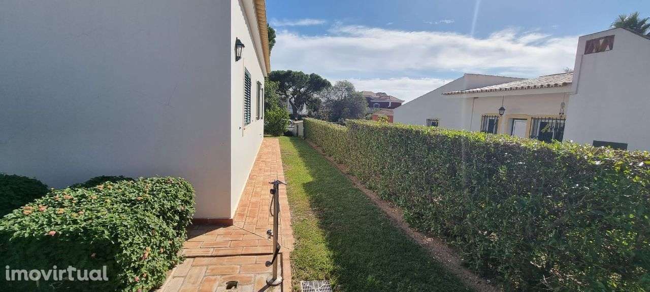 Moradia T4 em Quarteira - Grande imagem: 4/46