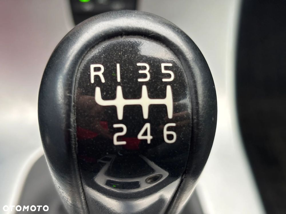 Volvo V50 DPF DRIVe Summum - 25