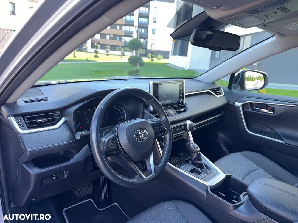 Toyota RAV4 - 9