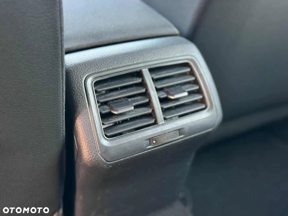 Volkswagen Golf VII 1.4 TSI BMT Highline DSG - 37