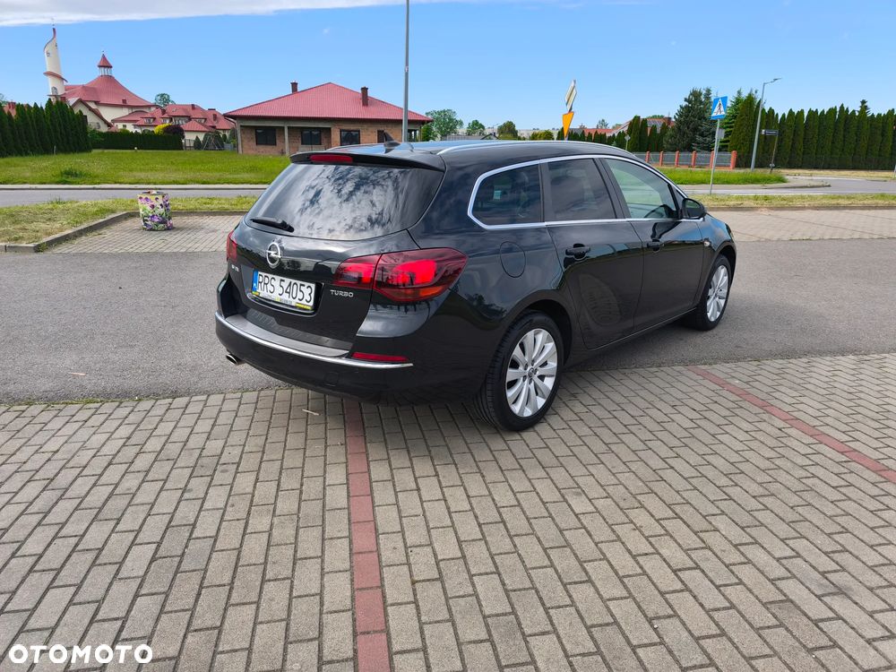 Opel Astra 1.4 Turbo Cosmo - 4