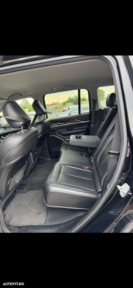 Jeep Grand Cherokee - 14