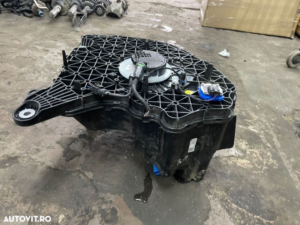 Rezervor Adblue AUDI A4 b9,A5,A8 an 2021 cu tot cu pompa cod 8W0131878BT - 4