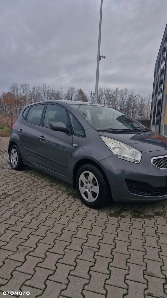 Kia Venga - 8