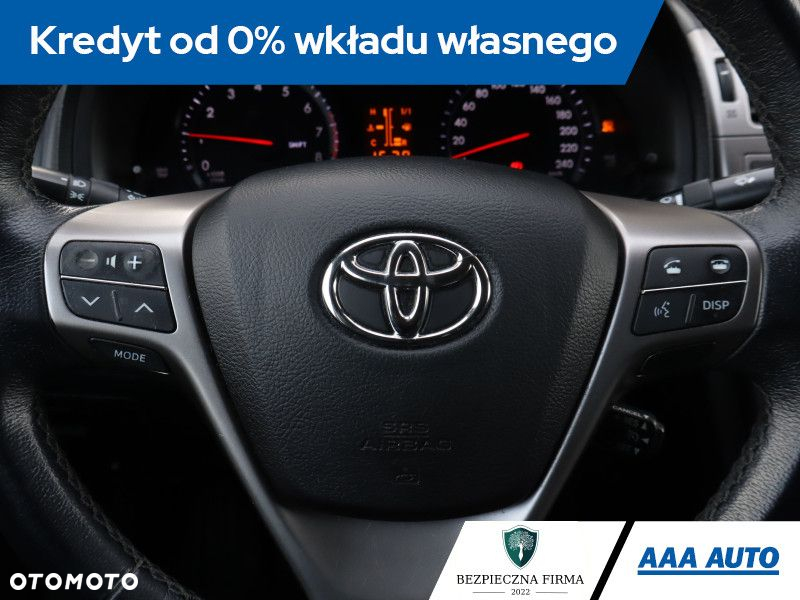 Toyota Avensis - 13
