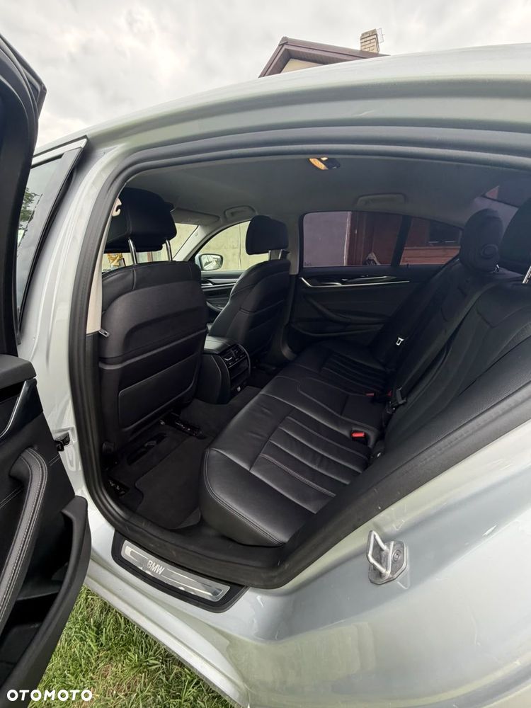 BMW Seria 5 520i - 9