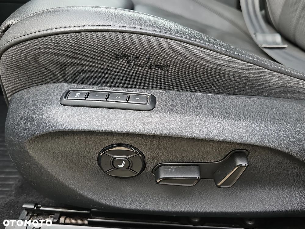 Skoda Superb 2.0 TDI SCR Selection DSG - 26