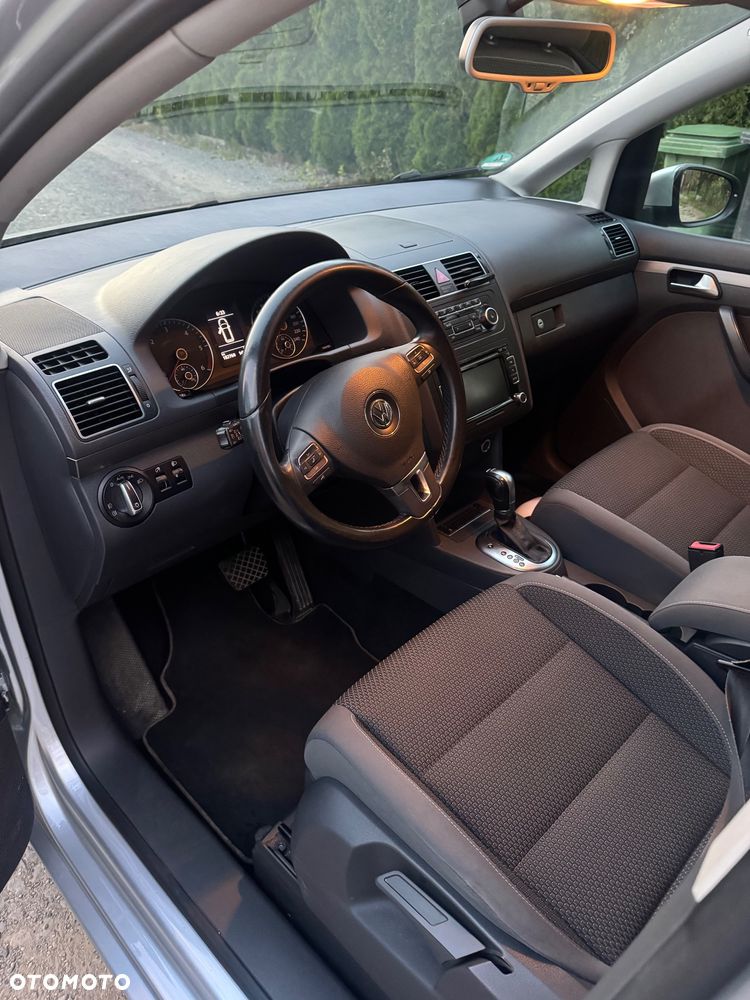 Volkswagen Touran 1.6 TDI DPF BlueMotion Technology DSG STYLE - 8