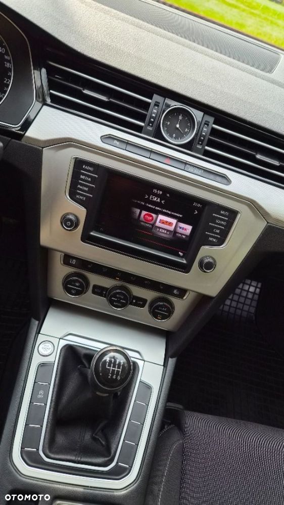 Volkswagen Passat - 20