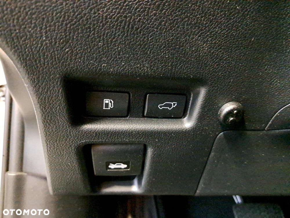 Lexus UX 250h GPF Business 2WD - 27