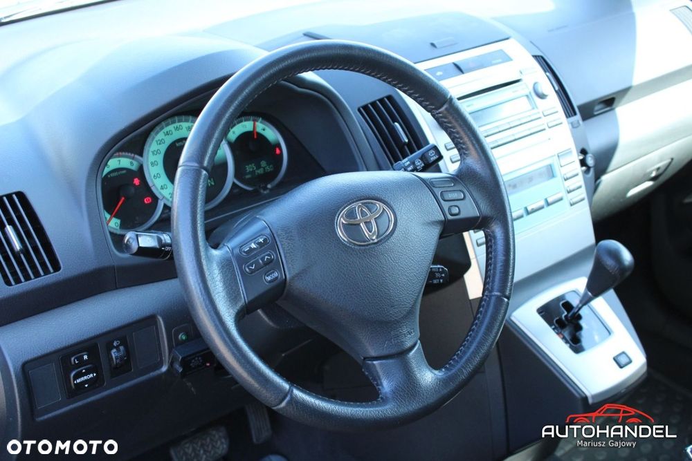 Toyota Corolla Verso - 11