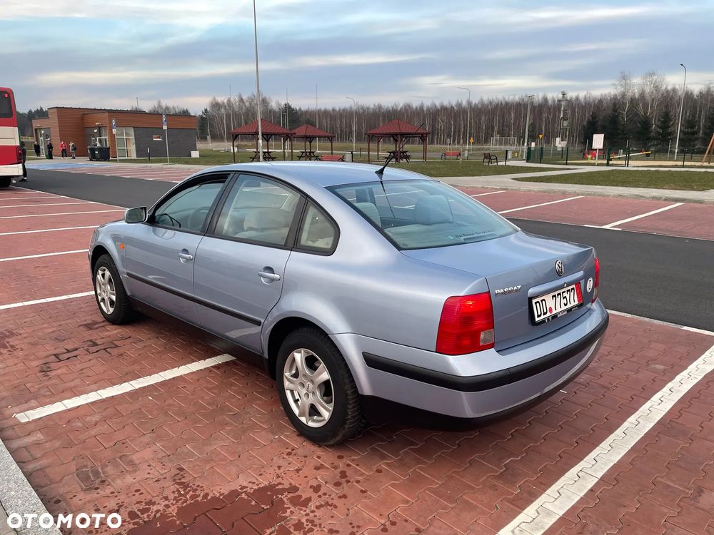 Volkswagen Passat - 30