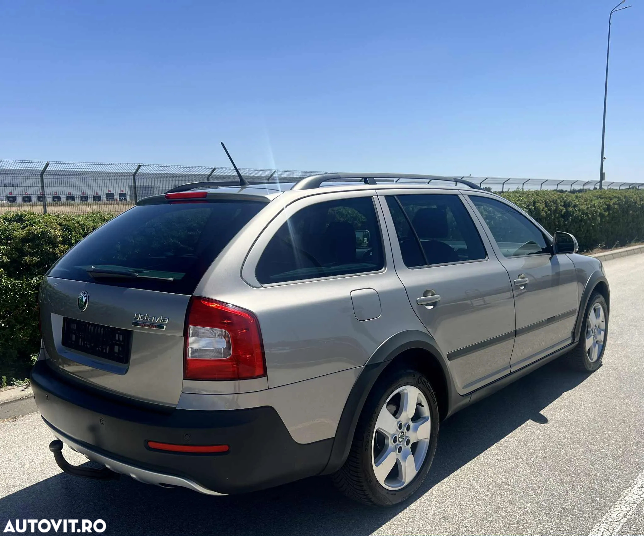 Skoda Octavia Combi 2.0 TDI 4x4 Scout - 6
