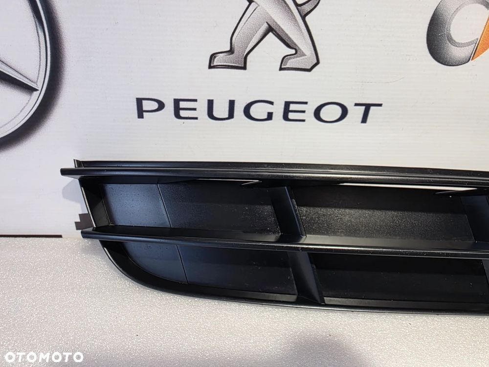 AUDI Q7 4L0 06- LEWA / PRAWA KRATKA BOCZNA ZDERZAKA PRZEDNIEGO PRZÓD NR 4L0807682 + 4L0807152 / 4L0807681 + 4L0807151 NR AUKCJI KB75 - 4