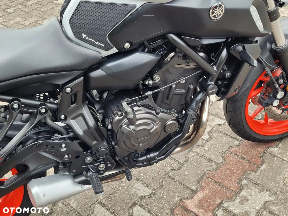 Yamaha MT - 18