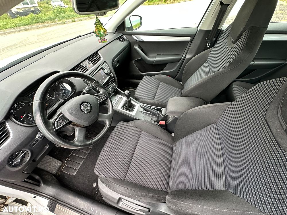 Skoda Octavia 1.4 TSI ELEGANCE - 8