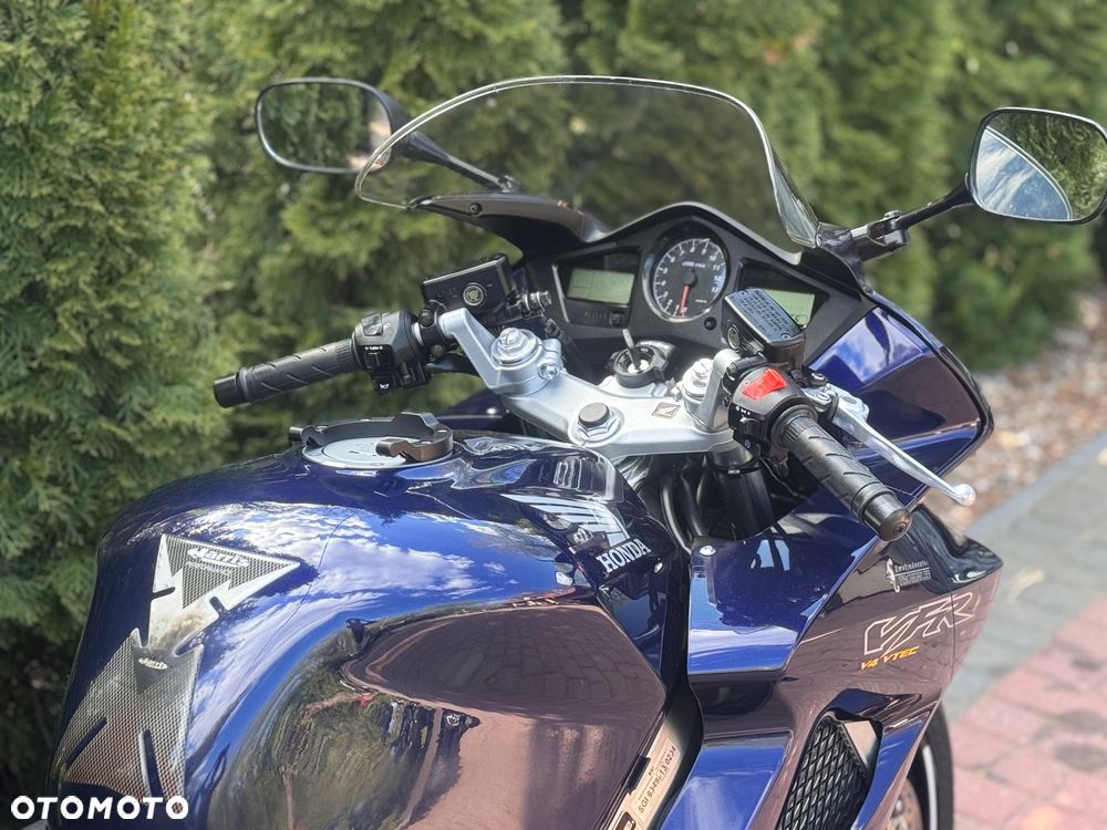 Honda VFR - 14