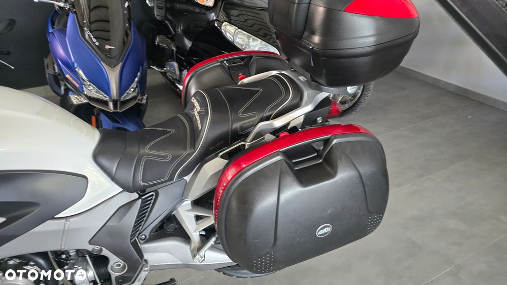 Honda VFR - 17