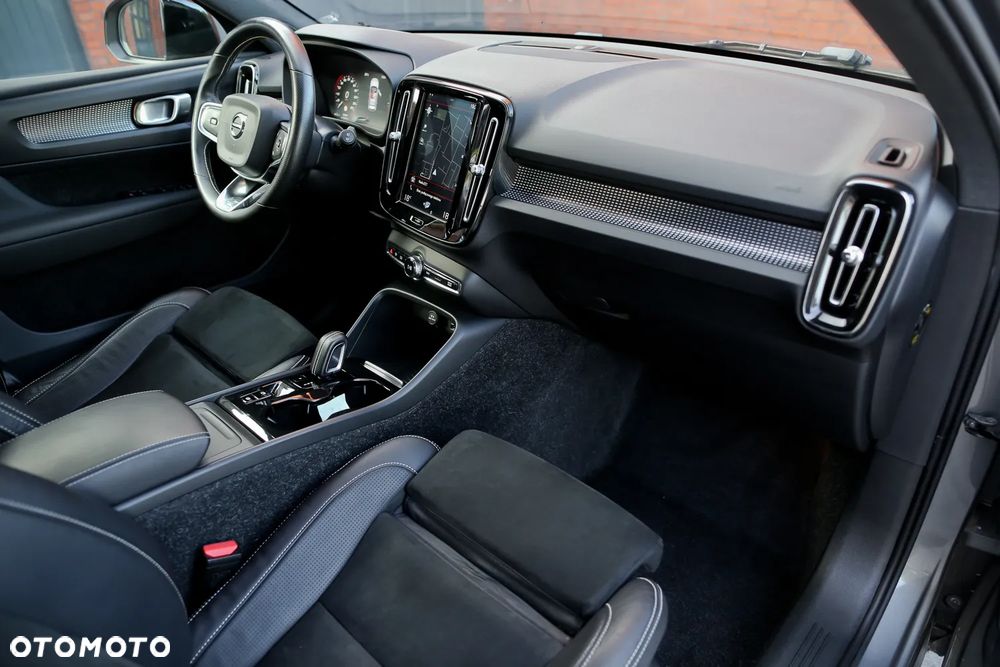 Volvo XC 40 D3 AWD Geartronic R-Design - 23