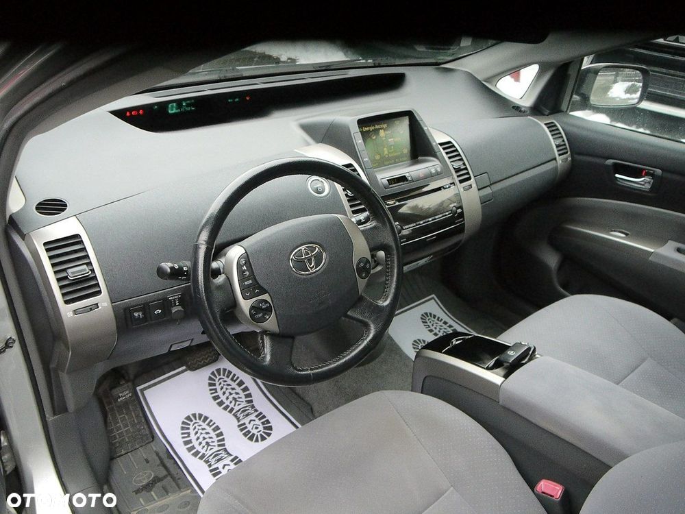 Toyota Prius 1.5 VVT-i Sol - 25