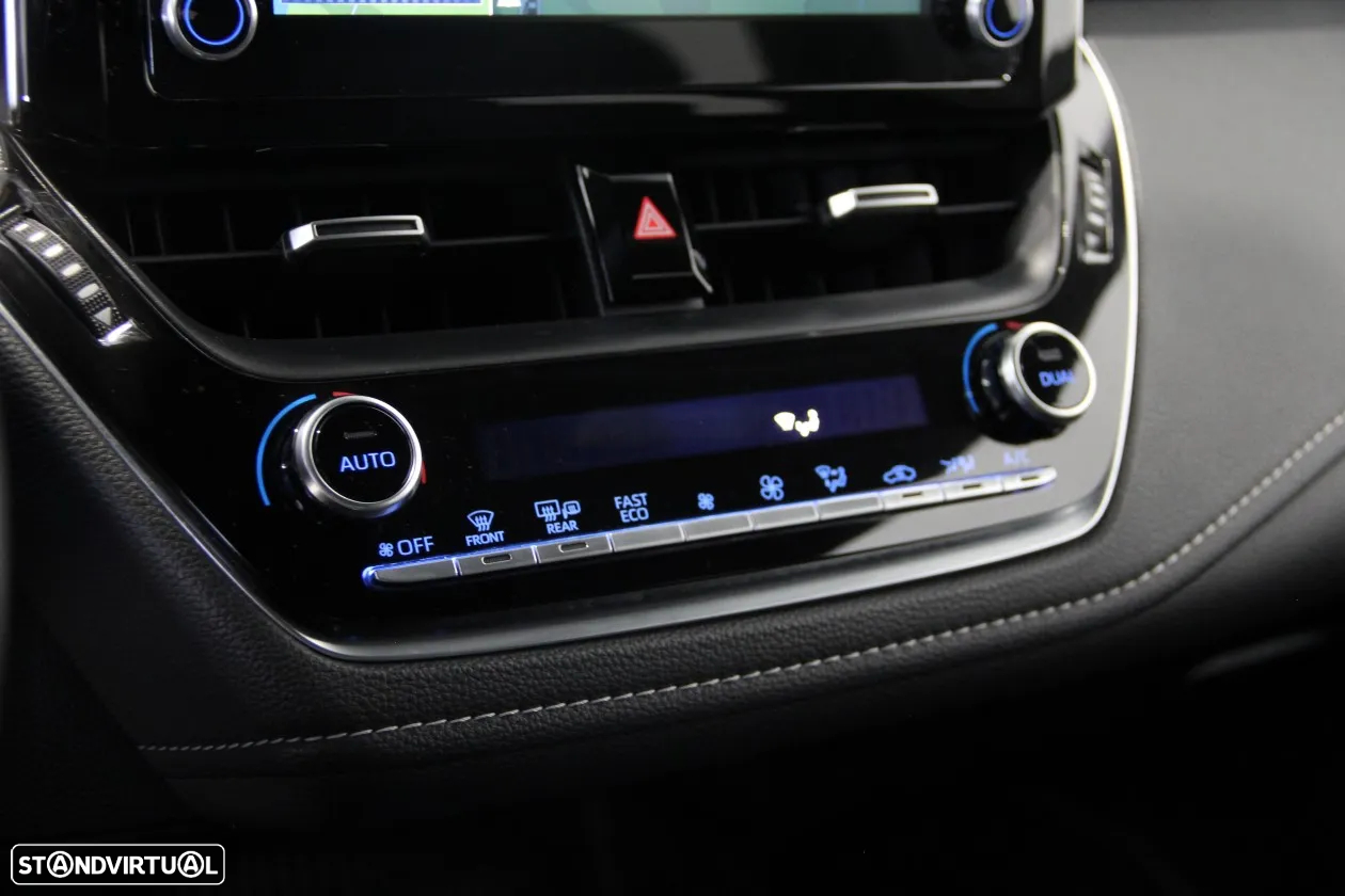 Toyota Corolla Touring Sports 1.8 Hybrid Comfort+P.Sport - 24