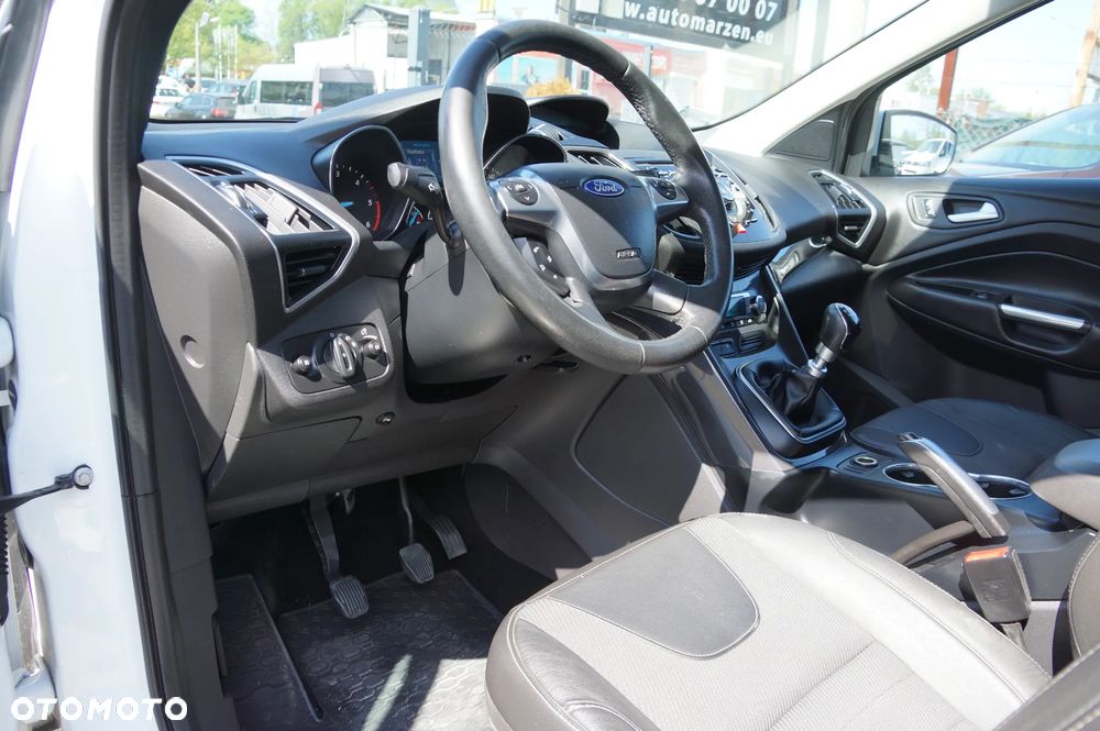 Ford Kuga 2.0 TDCi 4x4 Titanium - 21