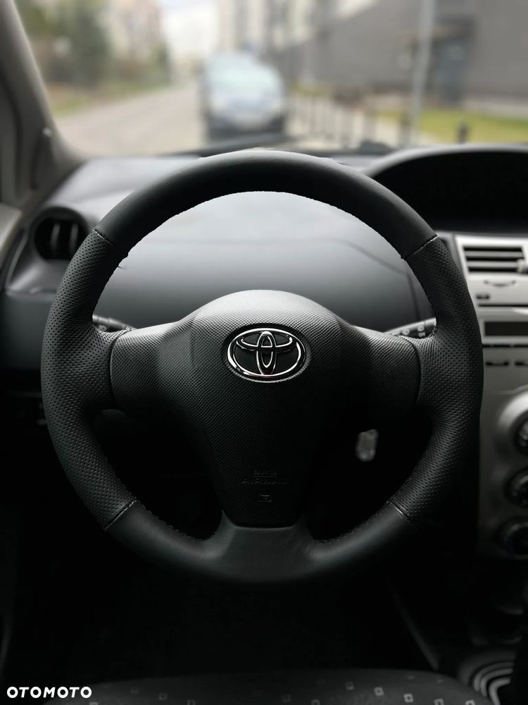 Toyota Yaris - 24