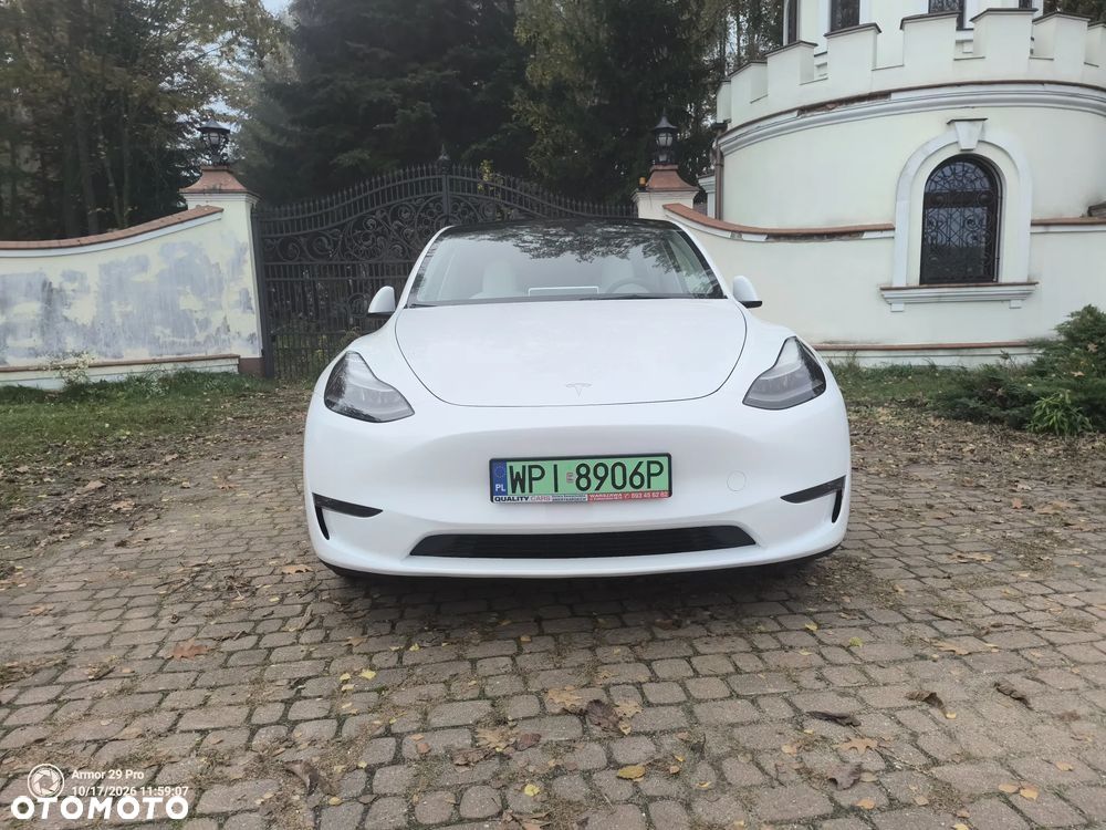 Tesla Model Y Long Range Dual Motor AWD - 11