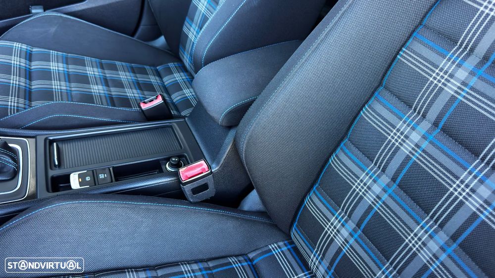 VW Golf 1.4 GTE Plug-In-Hybrid DSG - 27