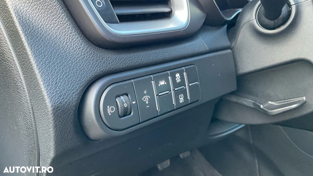 Kia Ceed - 32