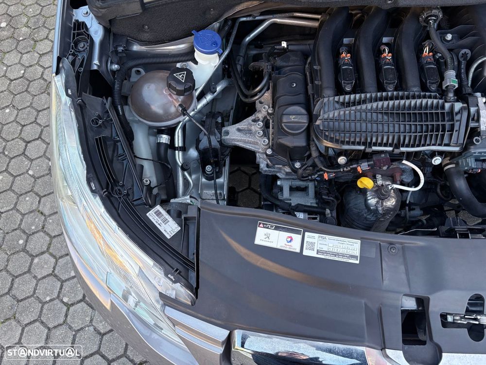 Peugeot 2008 1.2 PureTech Allure - 16