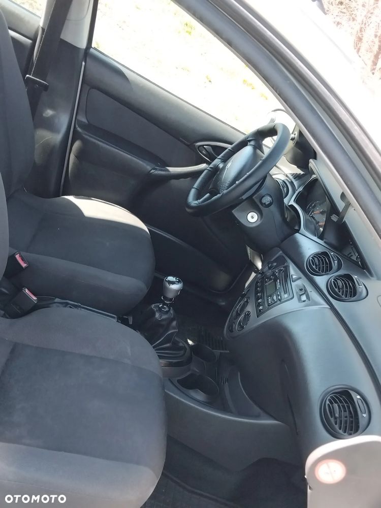Ford Focus - 11