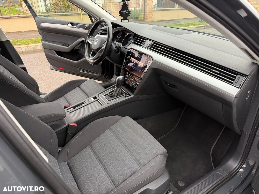 Volkswagen Passat - 8