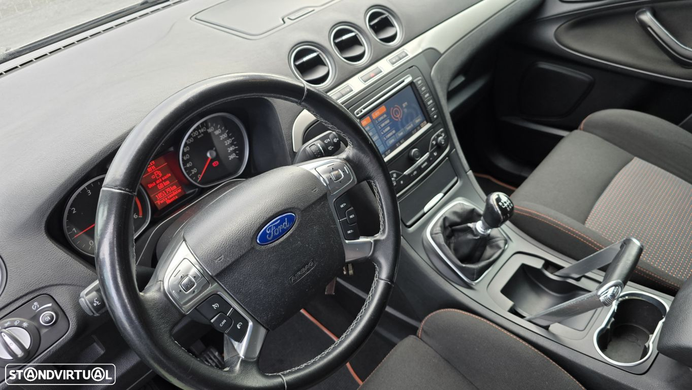 Ford S-Max 1.6 TDCi Titanium 7L - 25
