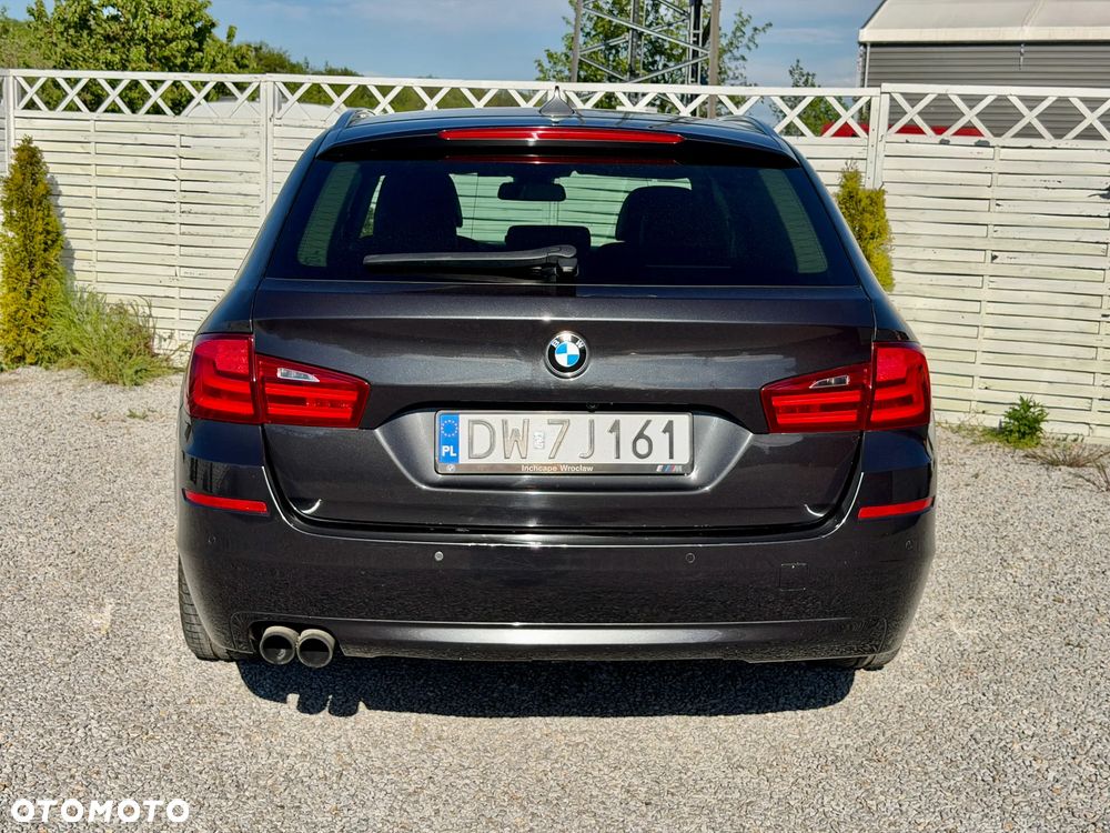BMW Seria 5 525d - 29