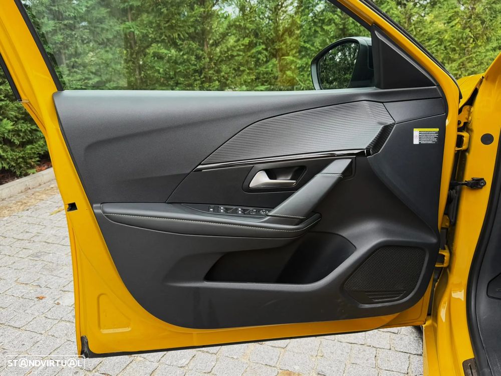 Peugeot e-208 GT Pack - 10