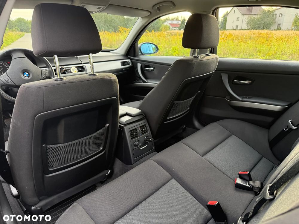 BMW Seria 3 320i - 5
