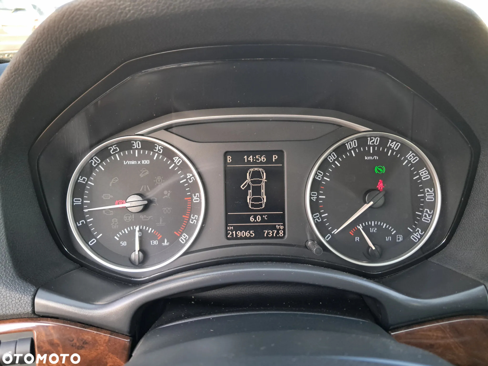 Skoda Octavia 2.0 TDI DPF Ambiente DSG - 9