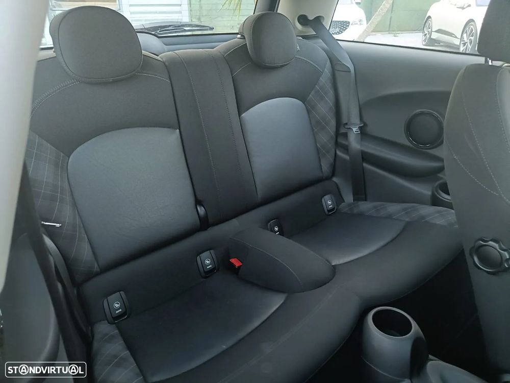 MINI 3 Portas One Metropolitan - 12