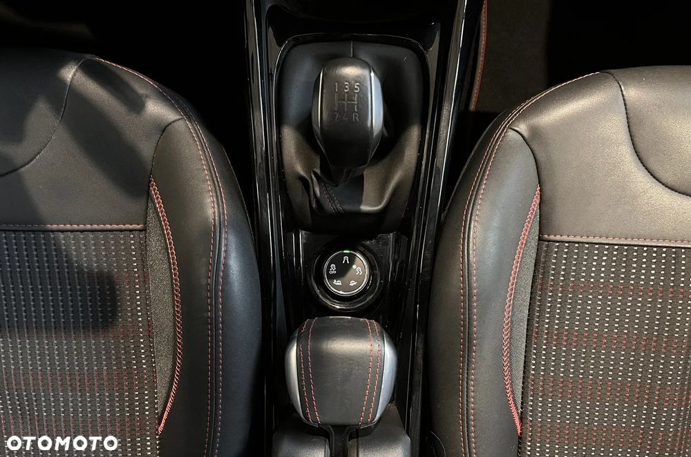 Peugeot 2008 PureTech 110 Stop&Start GT-Line Edition - 17