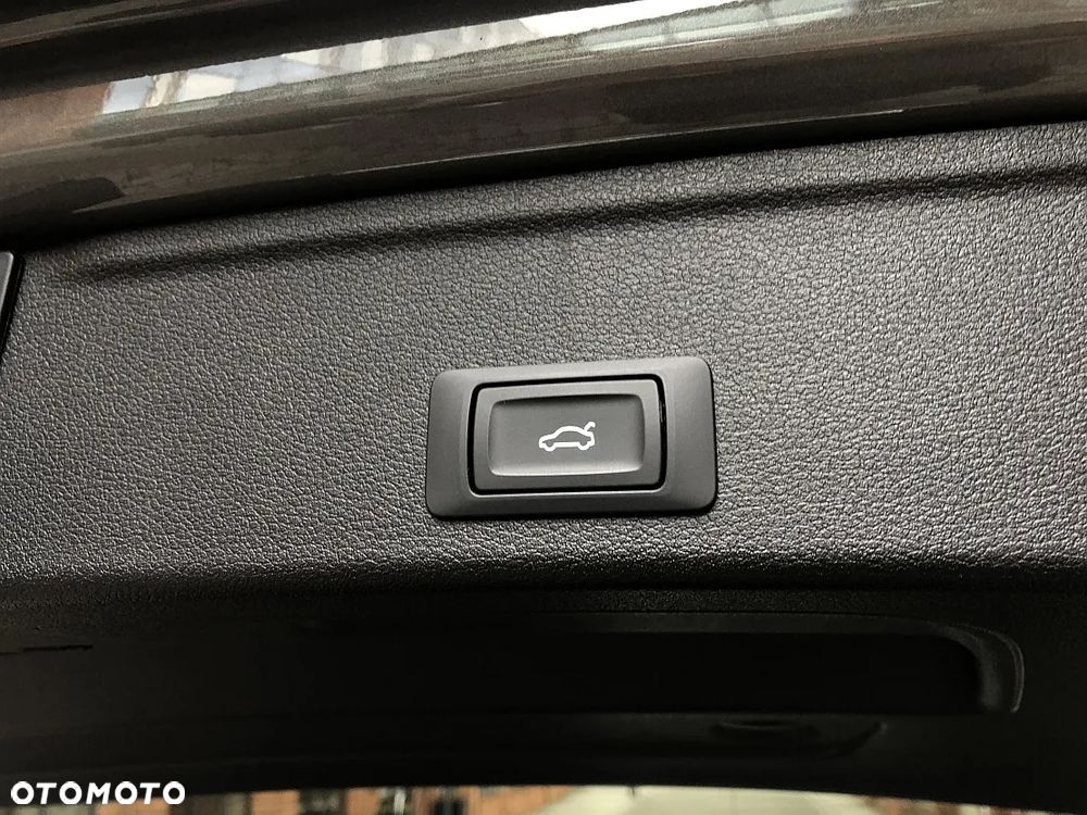 Audi A4 Avant 40 TDI S tronic S line - 31