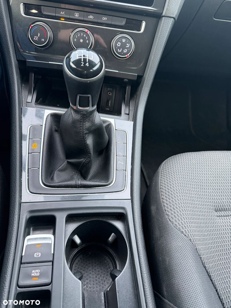 Volkswagen Golf 1.6 TDI BMT Comfortline - 11