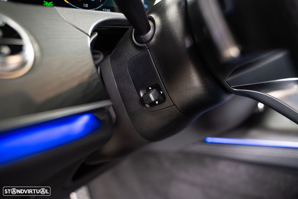 Mercedes-Benz E 300 e 4Matic AMG Line - 23