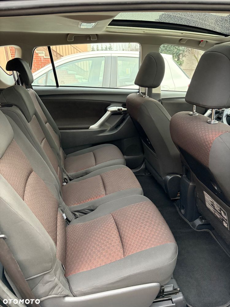 Toyota Verso 2.0 D-4D Sol SW 7os - 16