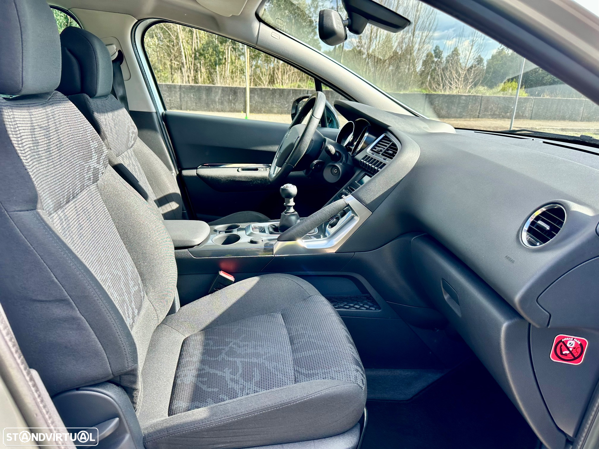 Peugeot 3008 1.6 HDi Allure - 32