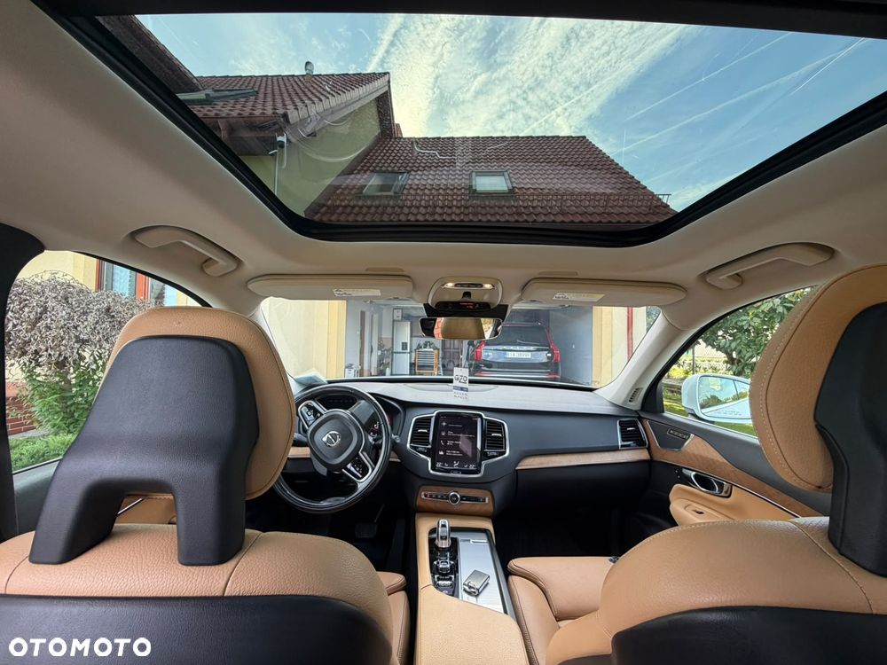 Volvo XC 90 T8 AWD Plug-In Hybrid Momentum 7os - 13