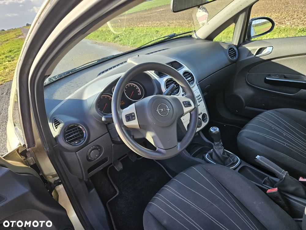 Opel Corsa 1.2 16V Cosmo - 14