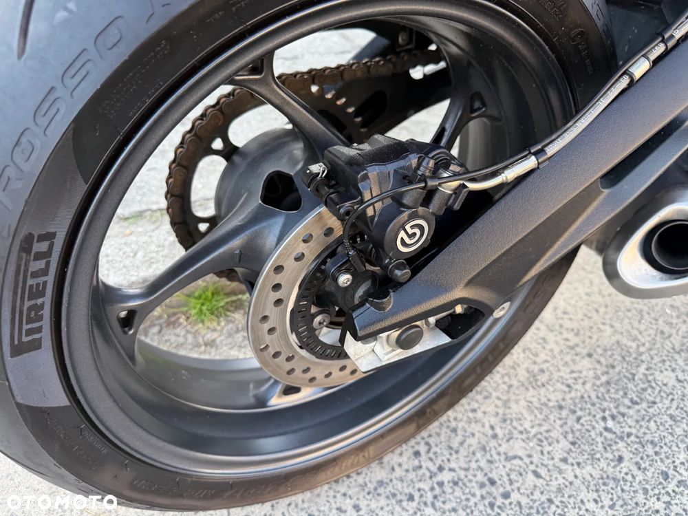 Triumph Street Triple - 34